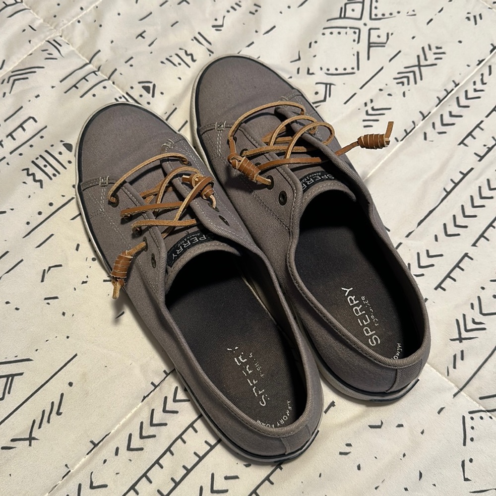 Women’s SPERRY Slip-on Shoes, size 9.5M